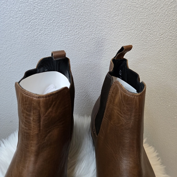 Nisolo Marco Men\'s Brown Leather Chelsea Boots - New main image 5